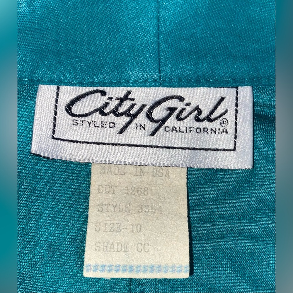Vintage City girl, jacket/skirt suit Size 10 velveteen green.western style. - Picture 5 of 8